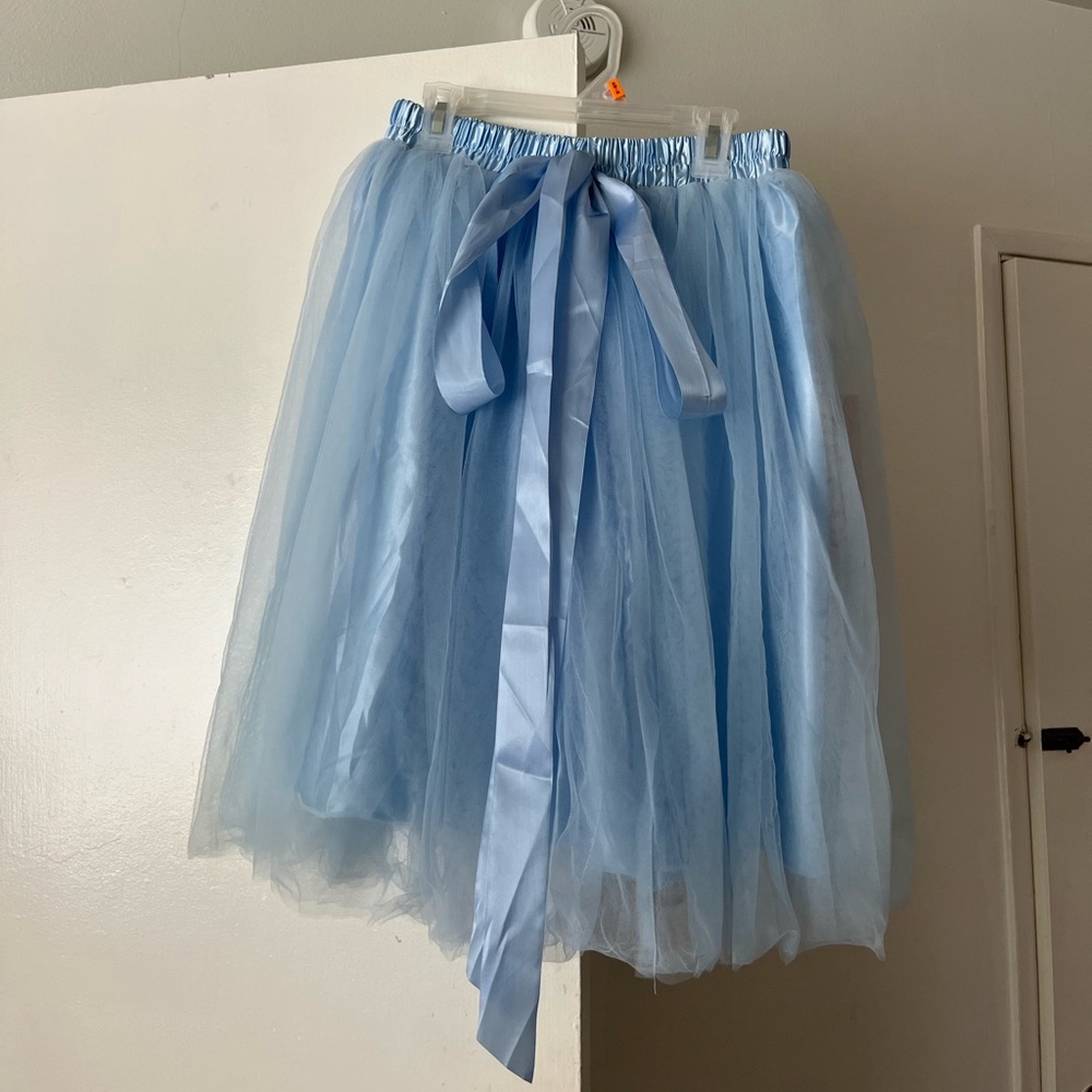 Blue knee-length tulle skirt/costume tutu with ribbon (S)
